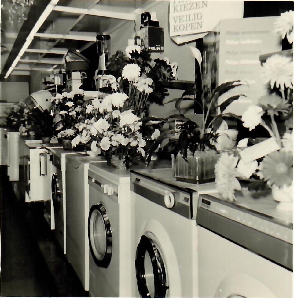 Wasmachines in de winkel, 1969